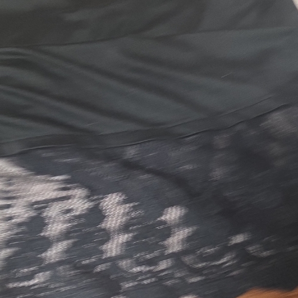 2 Pieces Black and a Burgundy Lace Chemises 3x - Picture 8 of 8